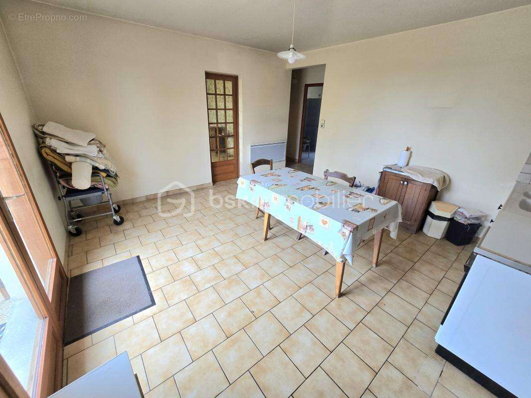 Pavillon 2 chambres (possibilite 3) sur un terrain constructible de 3 237 m2 !!! - photo 5