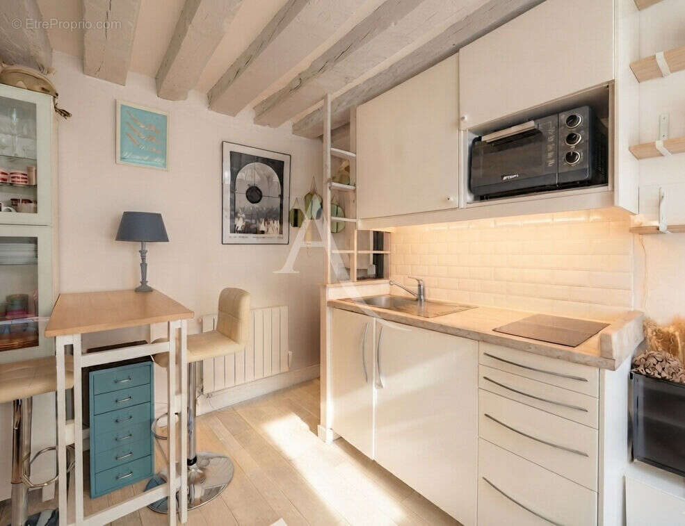Appartement à PARIS-2E