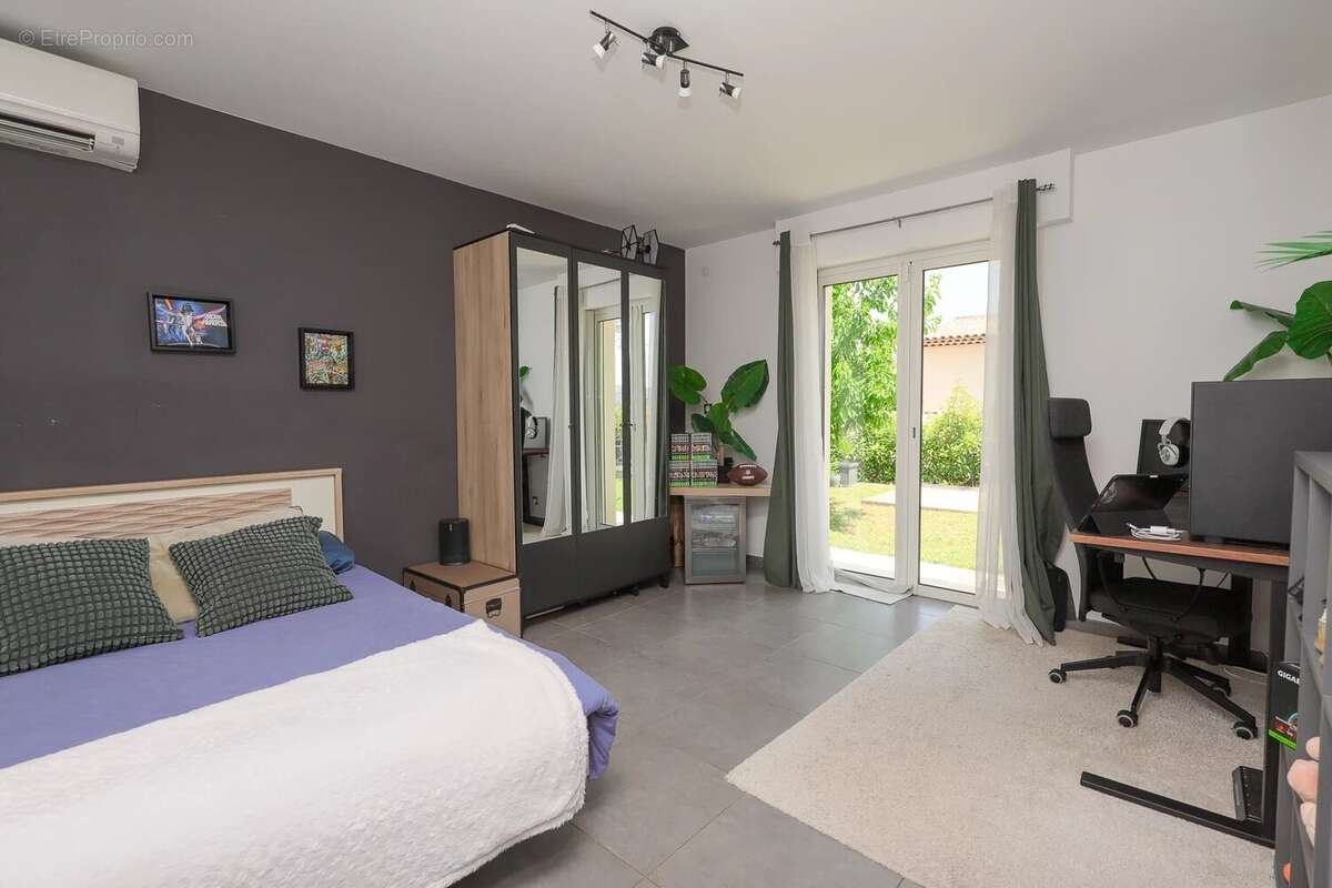 Villa independante 175 m² - piscine - stationnements - photo 14