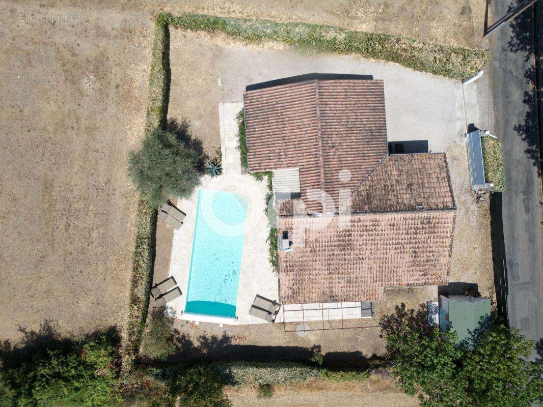 Villa individuelle - plain-pied + dependance - piscine / terrasses neuves - jardin clos - calme et sans vis-a-vis - proche villa - photo 18