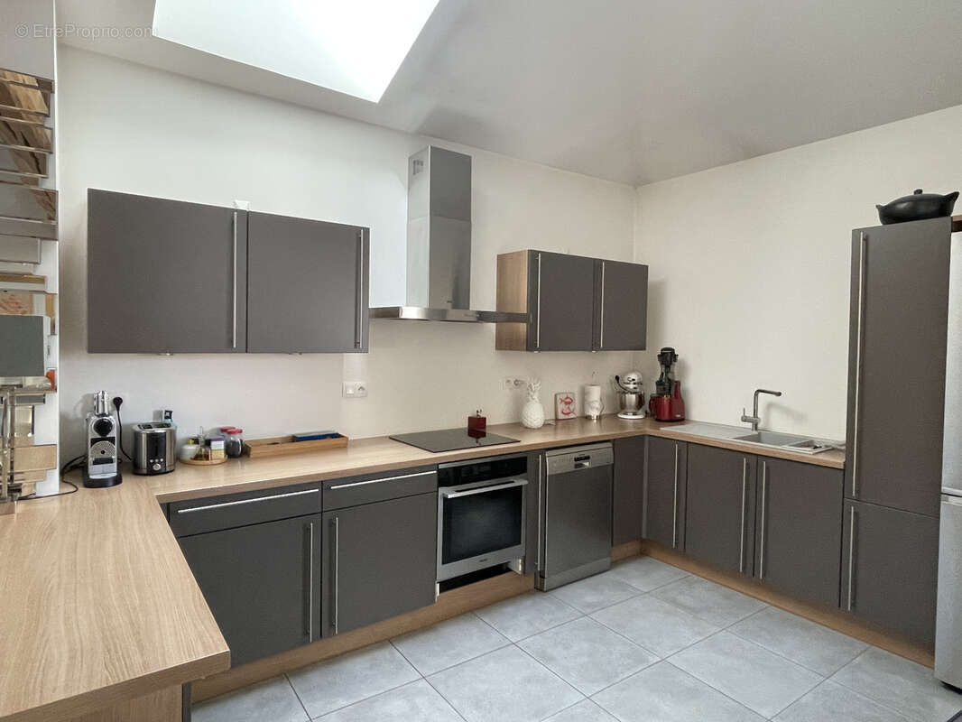 Appartement à SAINT-GENIS-LES-OLLIERES