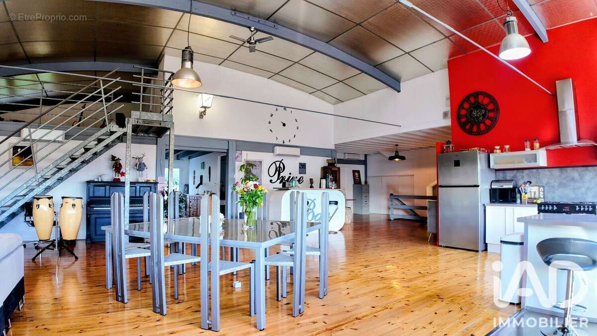 Maison 278 m² à Saint-Ferreol-D'auroure  - photo 2