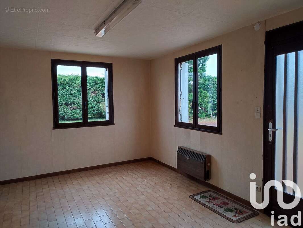 Photo 8 - Parking à LOUDUN