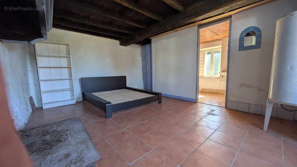 Maison à SAINT-HILAIRE-LE-VOUHIS