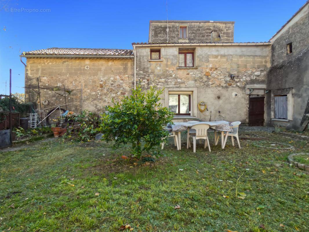 Maison à SAINT-QUENTIN-LA-POTERIE