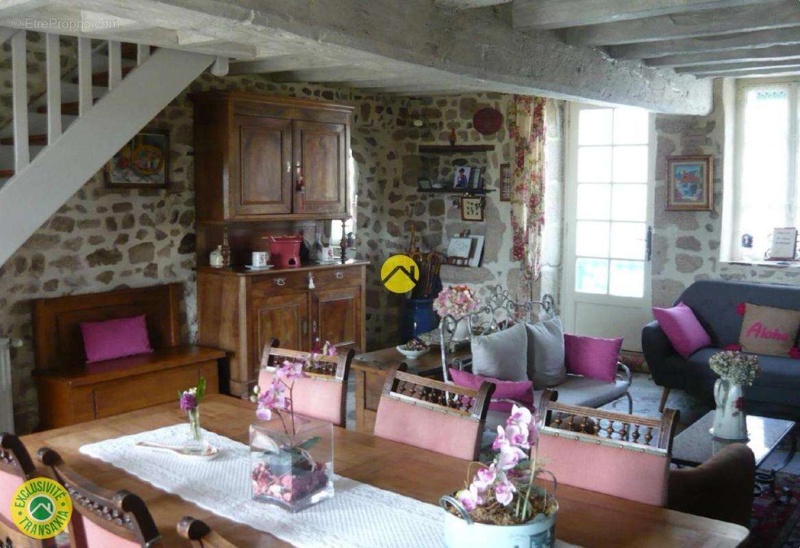 Maison à DUN-LE-PALESTEL