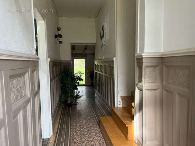 Corps de Ferme avec box , grange et maison annexe - photo 2