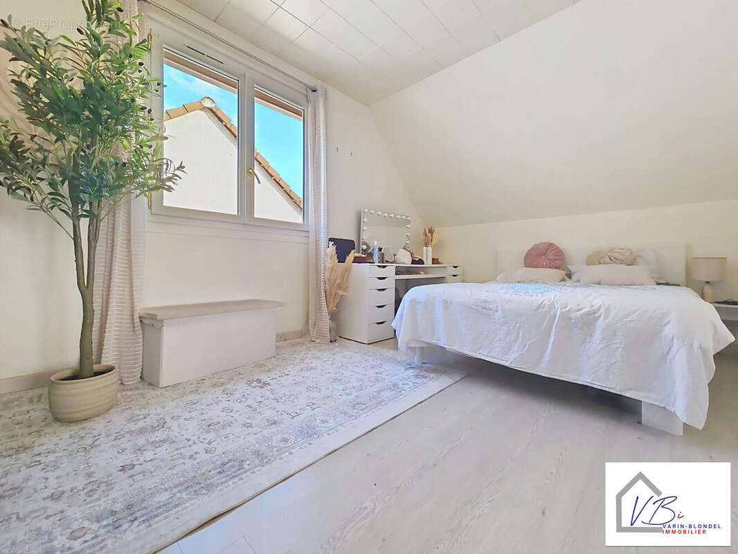 Maison à GRUCHET-LE-VALASSE