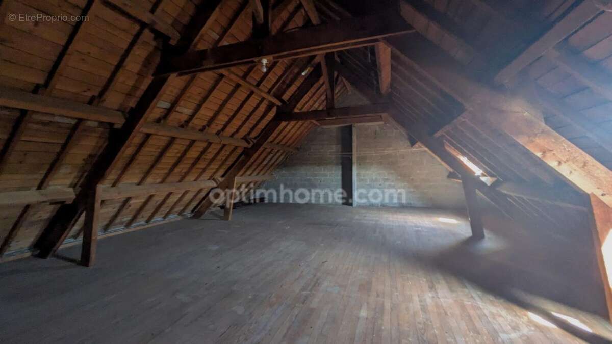 Immeuble à vendre QUIMPER (29), jardin, garages - photo 7