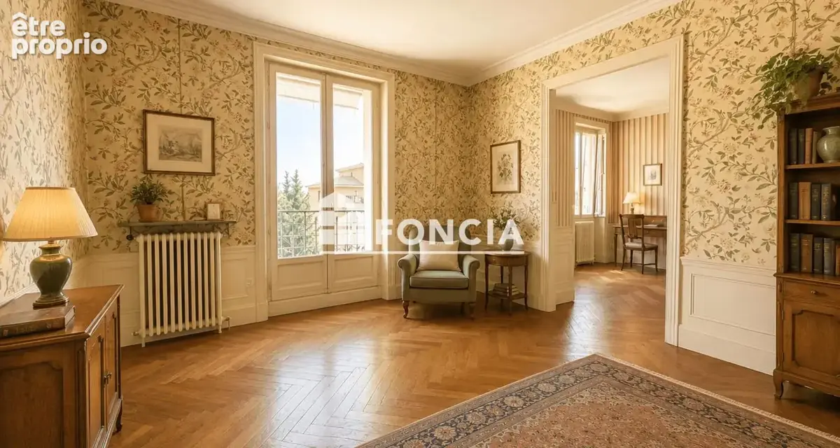 Opportunité FONCIA, T5 de 104m2 + 2 chambres de bonne + 1 cave : Intra-Muros - photo 2