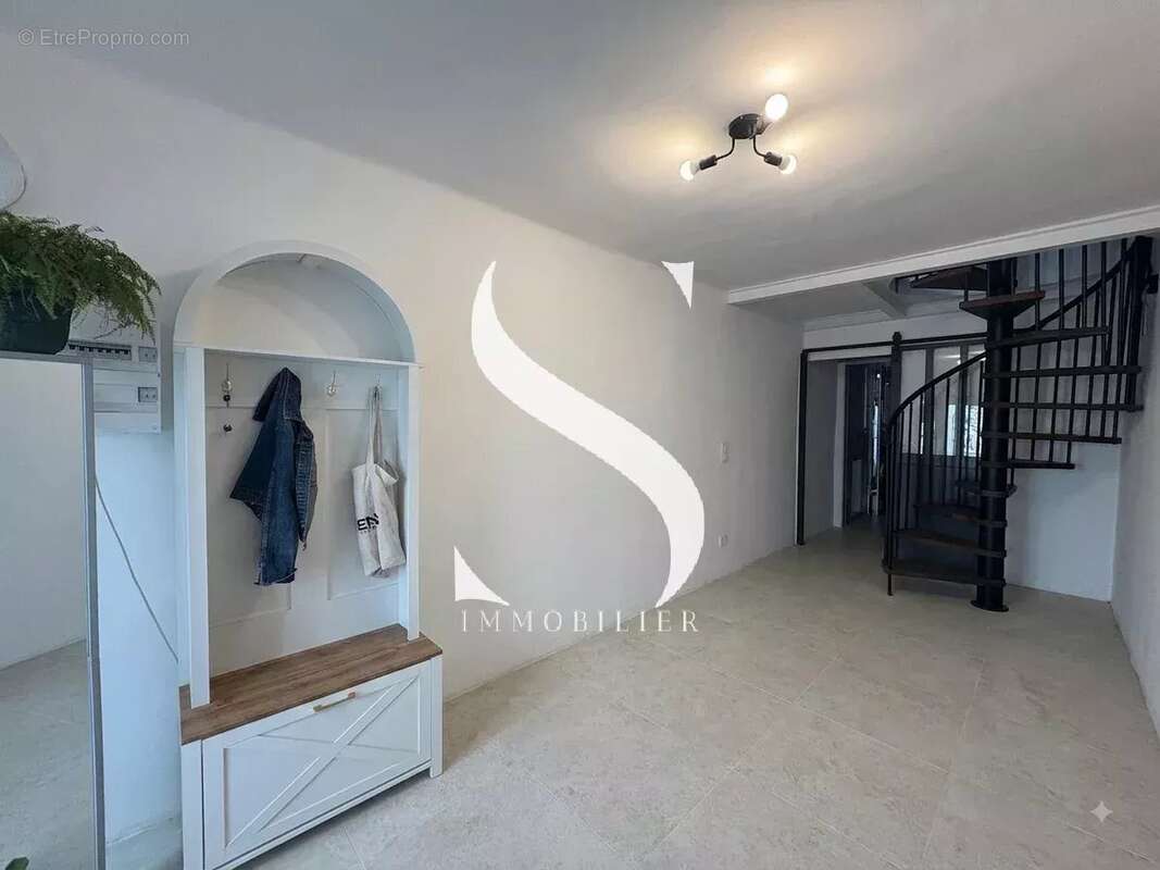 VALLAURIS - Maison de ville indépendante à vendre - photo 7
