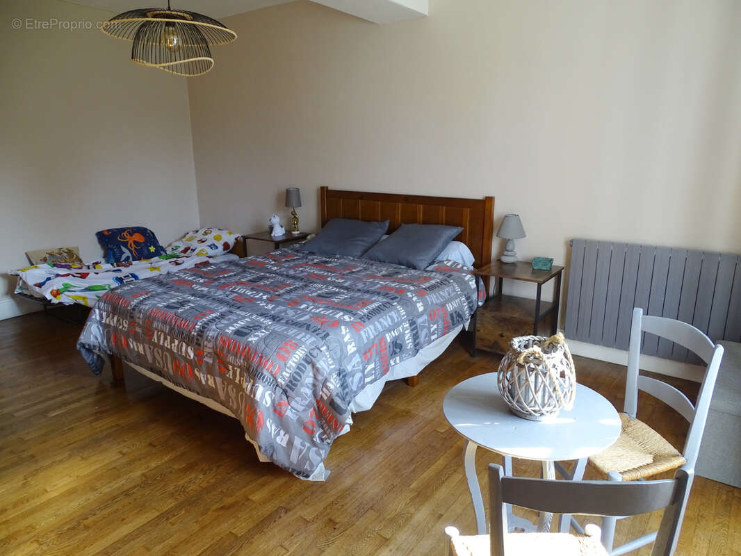 Maison à MONTIGNY-SUR-AUBE