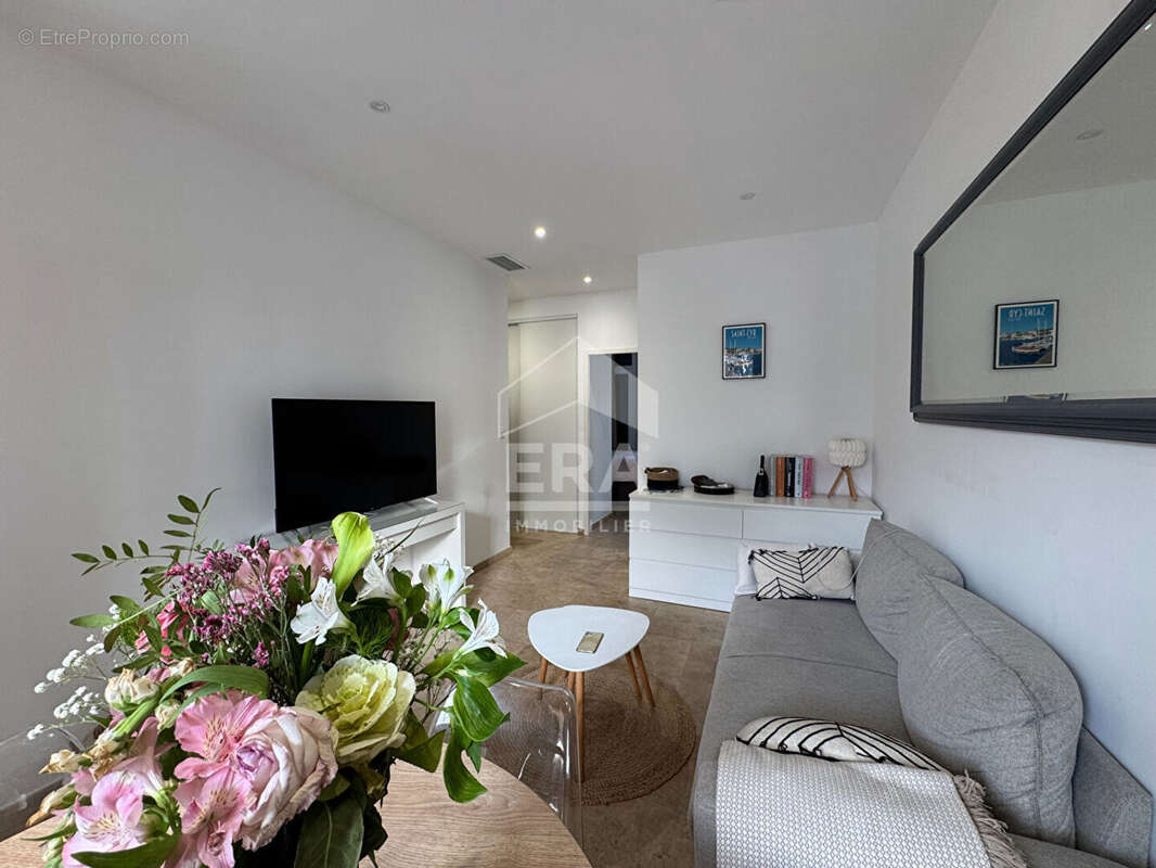 Appartement à SAINT-CYR-SUR-MER