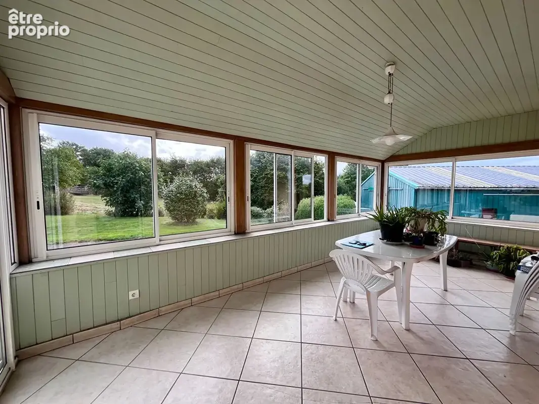 A VENDRE - Maison Berrien 5 pièce(s) 130 m2 - photo 3
