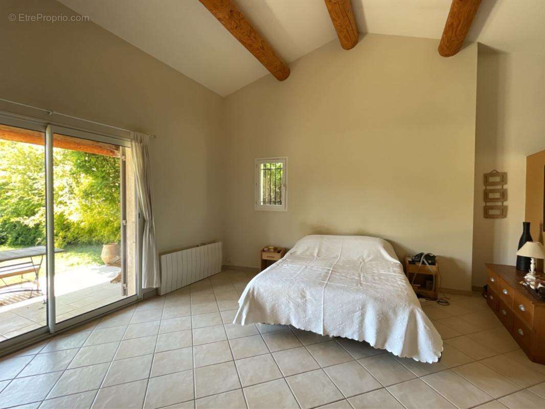 Maison 180 m² à Tavel  - photo 7