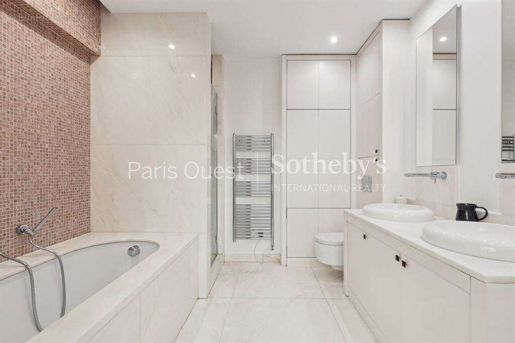 Maison à NEUILLY-SUR-SEINE