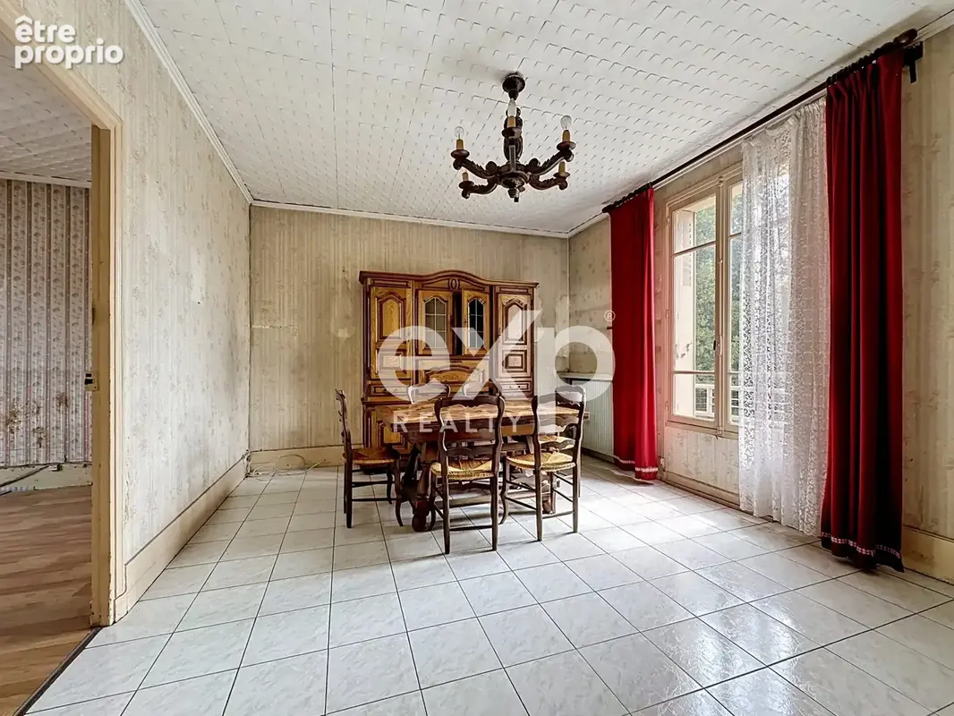 Maison 110 m² à Saint-Denis  - photo 4