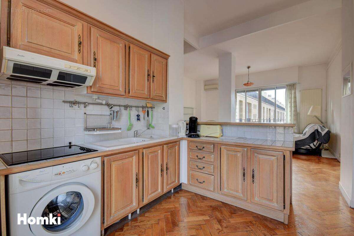 Appartement à MARSEILLE-2E