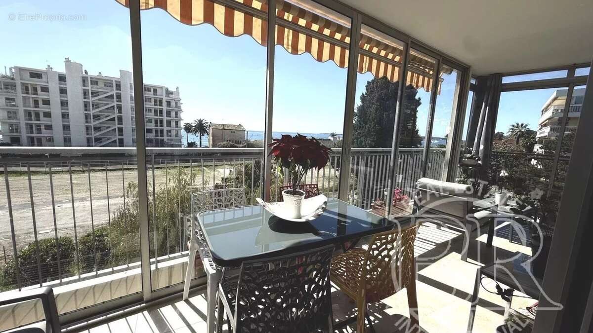 Appartement à VALLAURIS