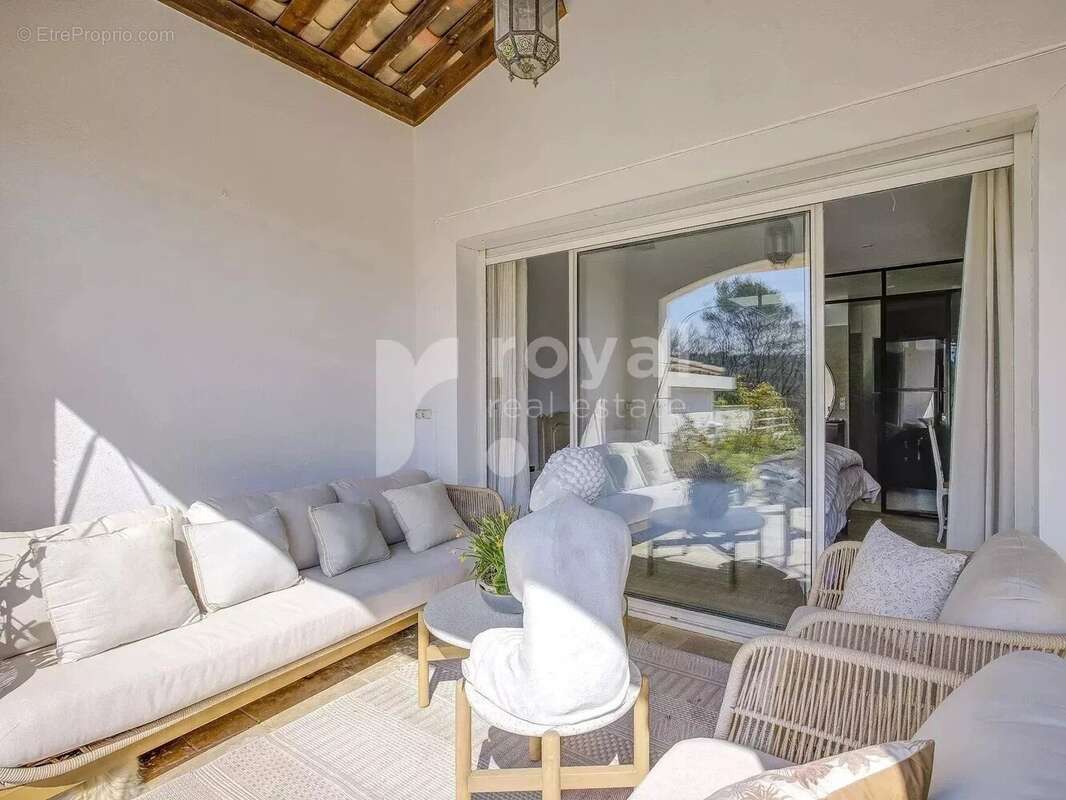 Maison à MOUGINS