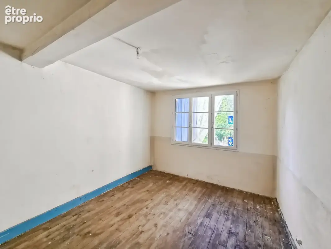 Maison de rue - Immeuble de 205m2 avec cave et jardin à Vic-Fezensac - photo 8