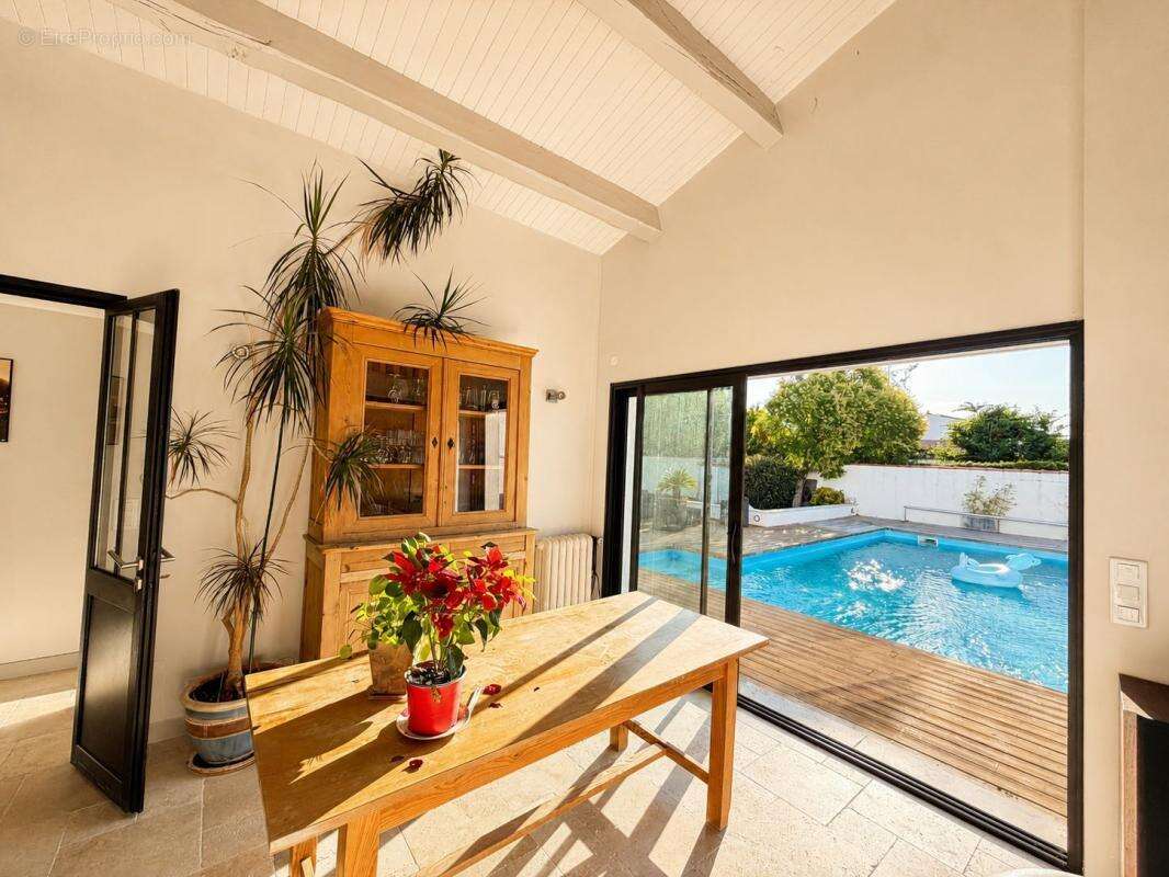 Aytré – ensemble immobilier à vocation professionnelle avec maison d’habitation - photo 6