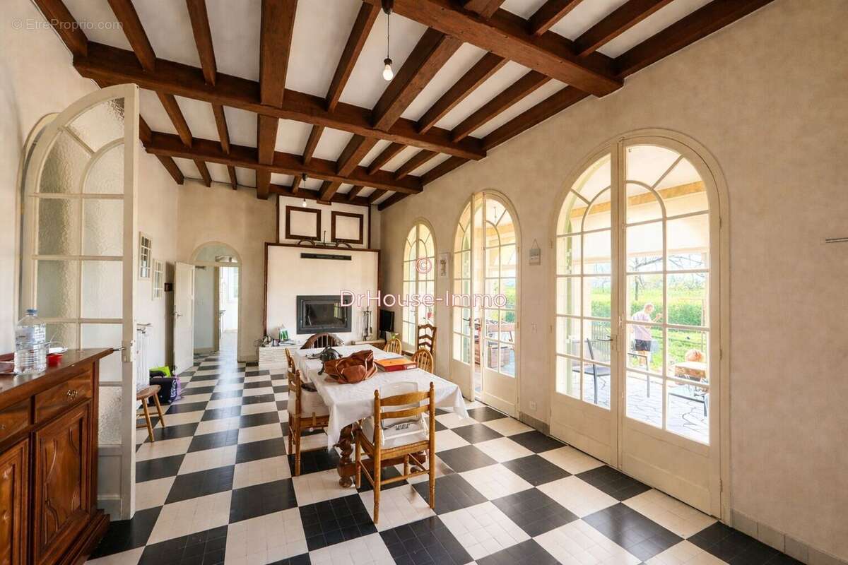 Maison 297 m² à Saint-Germain-Et-Mons  - photo 10