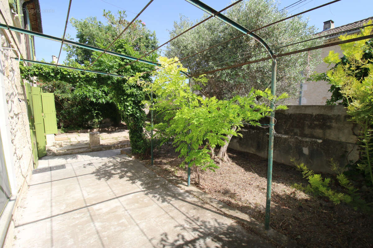 Maison à FONTVIEILLE