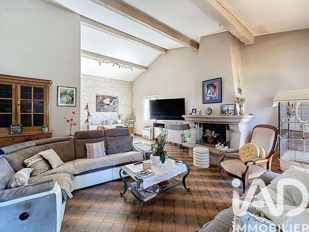 Maison 122 m² à Aups  - photo 6