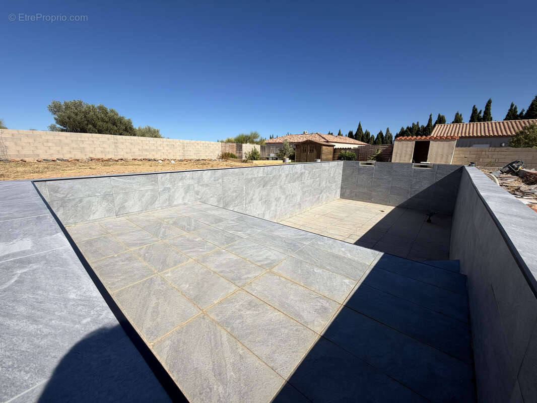 OPOUL-PÉRILLOS   Villa contemporaine 4 faces de 200 m2 avec piscine sur plus de 2 000 m2 de terrain - photo 15