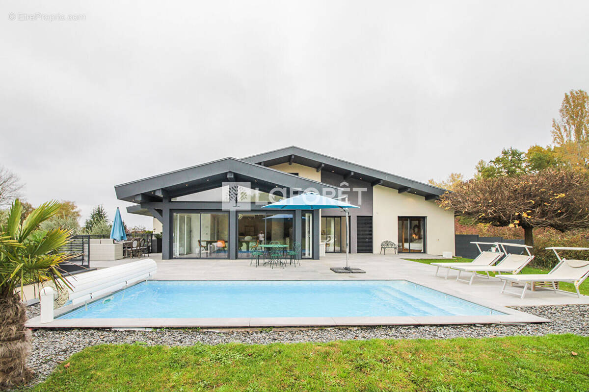 Appartement à ANTHY-SUR-LEMAN