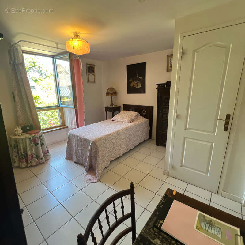 Appartement à CHATEAUNEUF-DU-FAOU