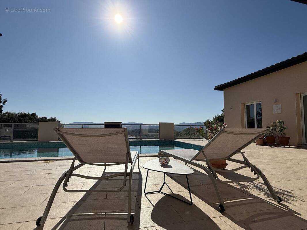 Photo 1 - Maison à CARLENCAS-ET-LEVAS