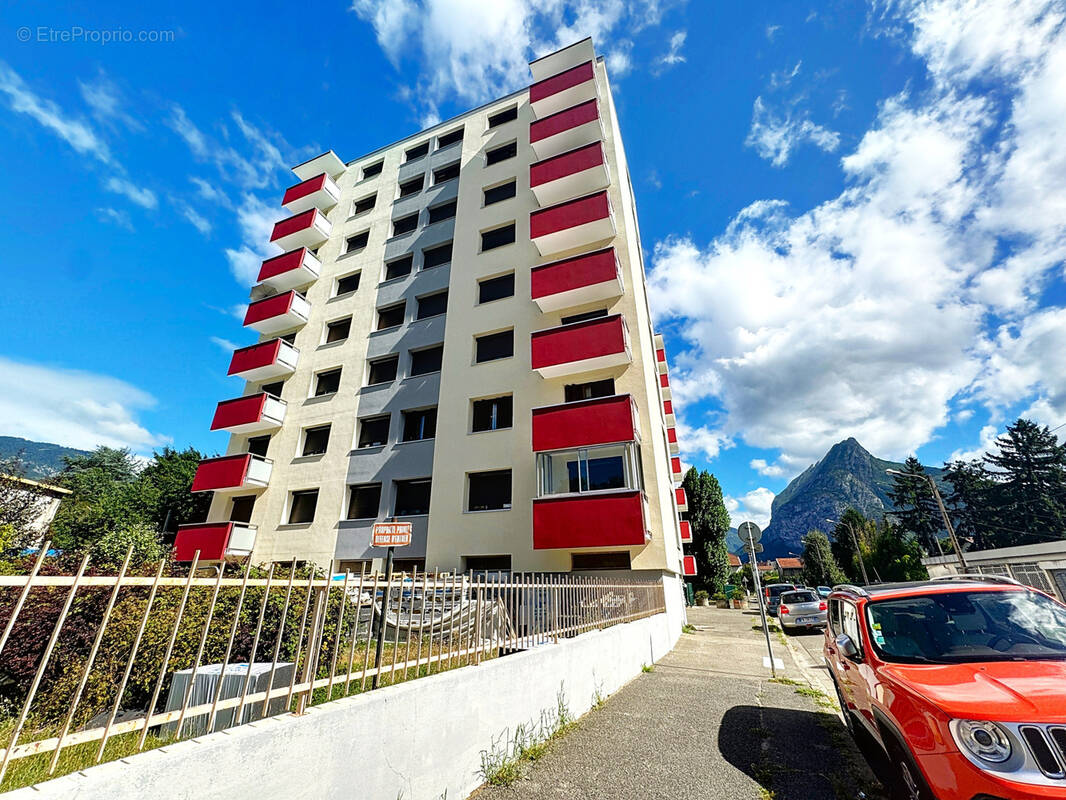 Appartement à FONTAINE