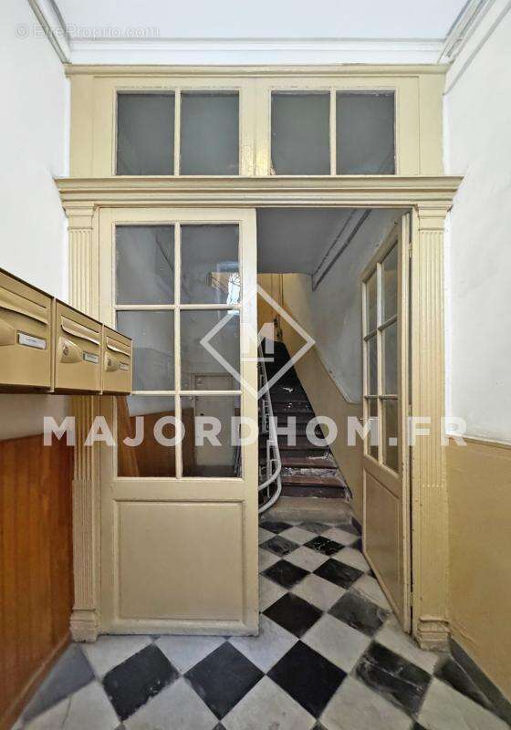 Exclusivité: bel appartement type 3 spacieux et lumineux, bel immeuble ancien 13001 - photo 13