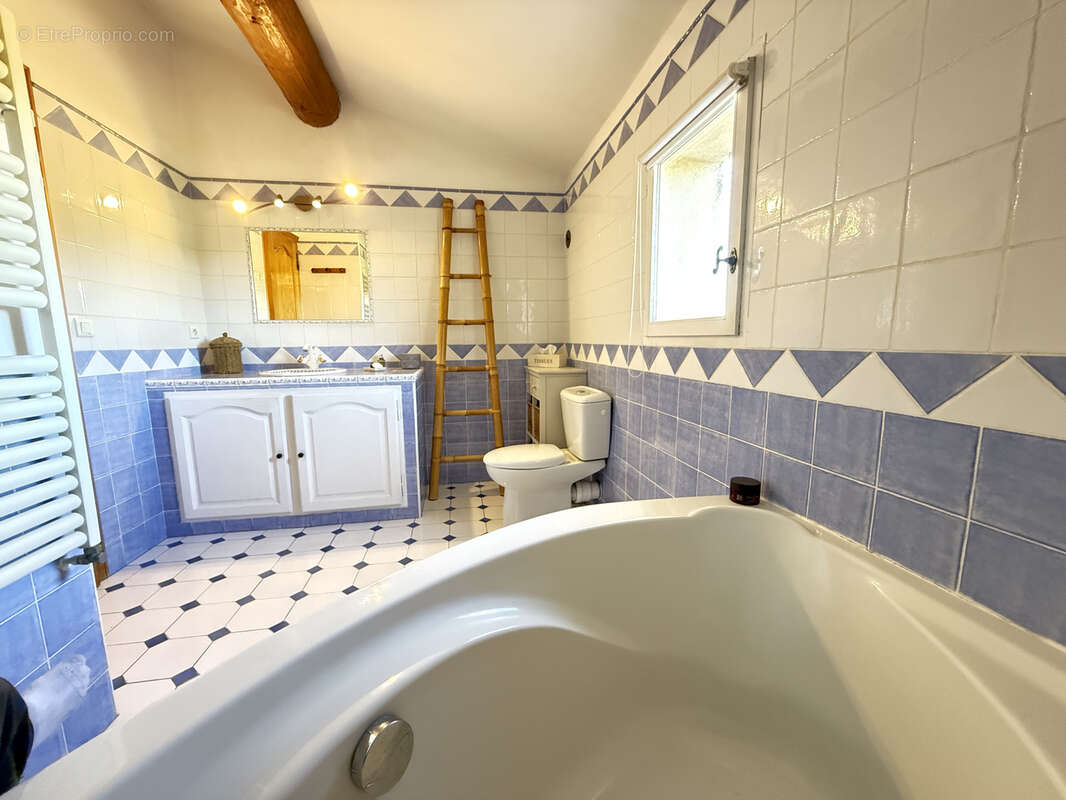 Maison à MEYRARGUES