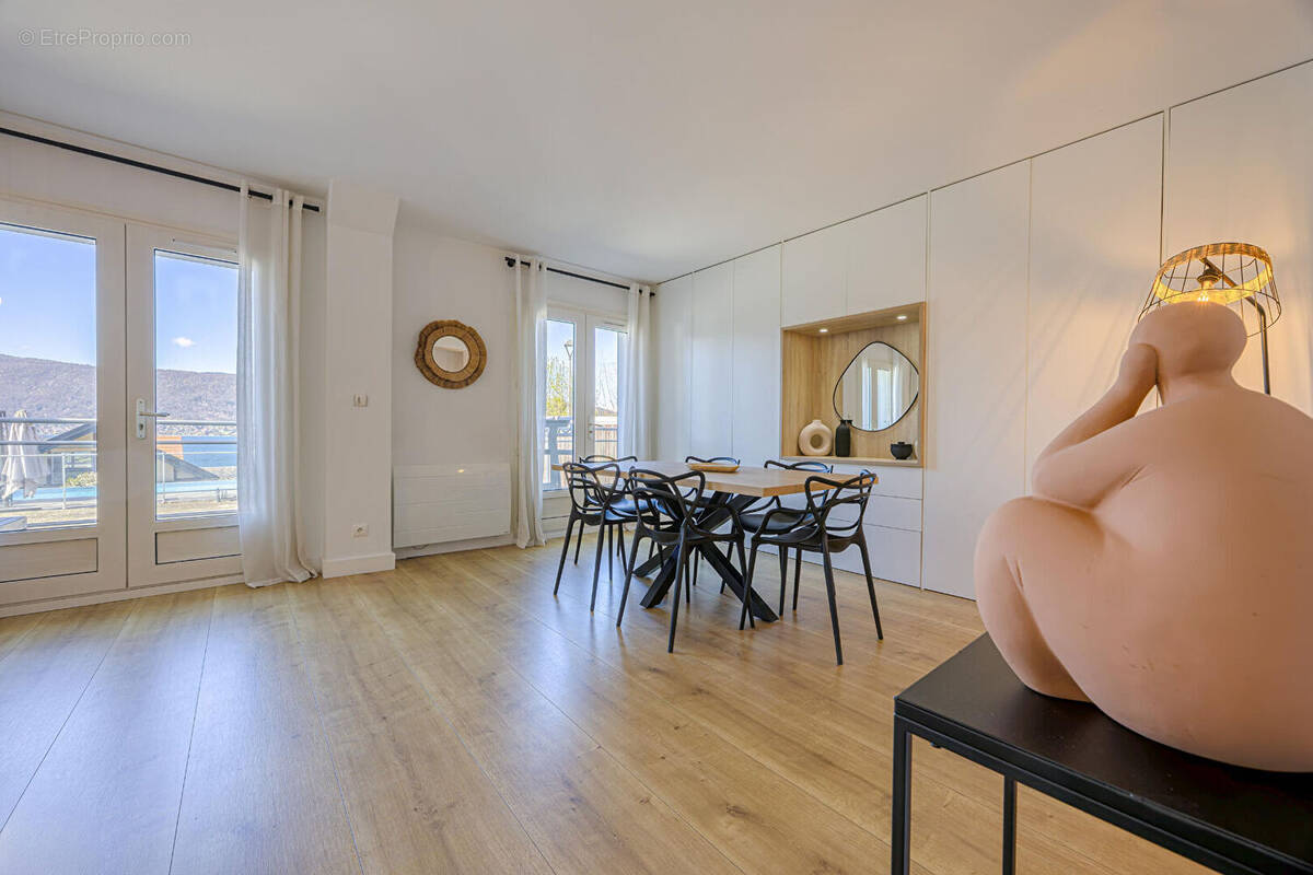 Appartement à VEYRIER-DU-LAC