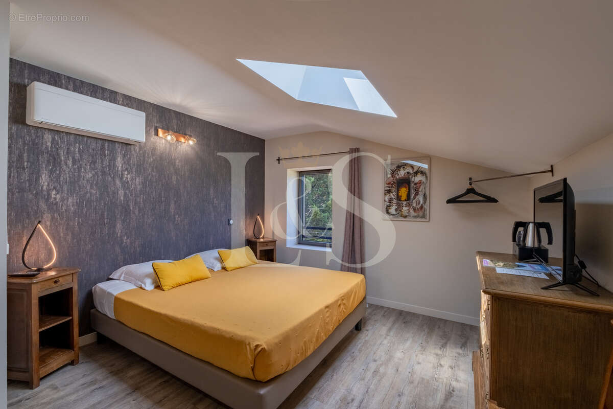 Maison à MONTBRUN-LES-BAINS
