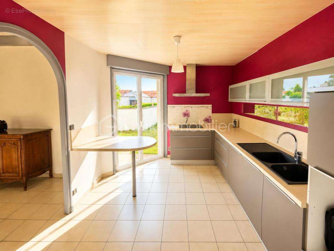 Maison traditionnelle 175m2 à saint just saint rambert - photo 8