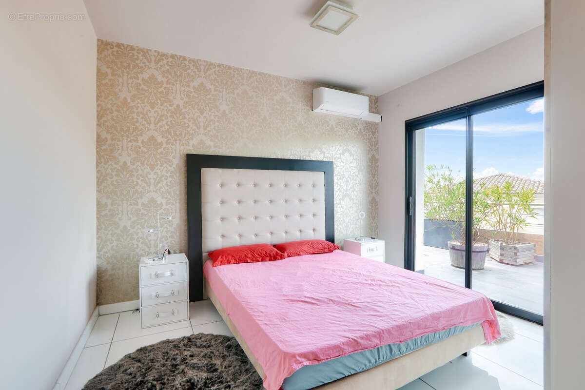 Maison à SAINT-LAURENT-DU-VAR