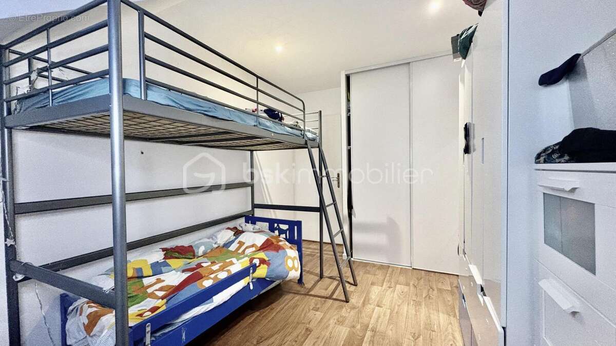 Duplex f4 sur la commune de ris-orangis (91130) - photo 12