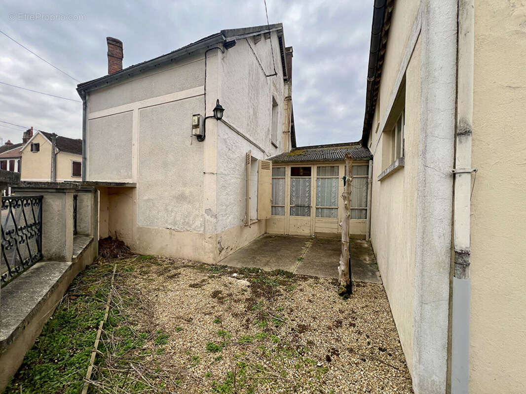 Maison à VOULX