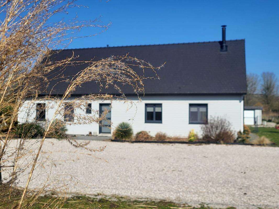 Maison à VITZ-SUR-AUTHIE