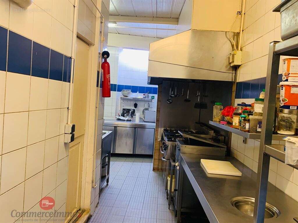 Commerce à SARTROUVILLE