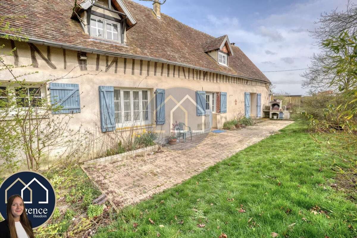 Maison à TREMBLAY-LES-VILLAGES