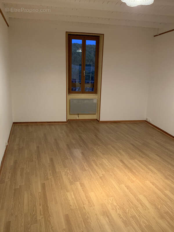 Maison à MONTAIGU-DE-QUERCY