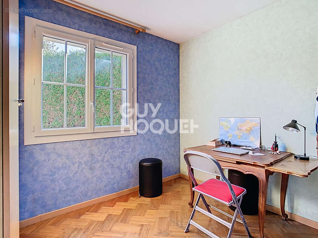 Maison à PEROY-LES-GOMBRIES