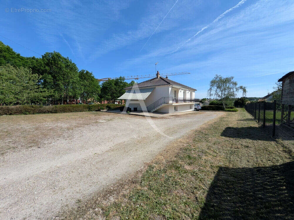 Maison à ONZAIN