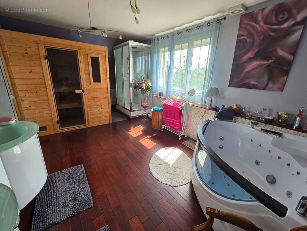 Maison à LA MAILLERAYE-SUR-SEINE