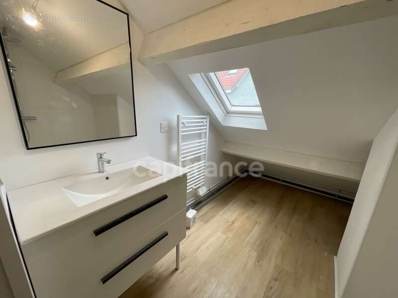 **Exclusivité**Sainte-Cécile**Maison rénovée de 137 m², 4 chambres, jardin et double garage - photo 15
